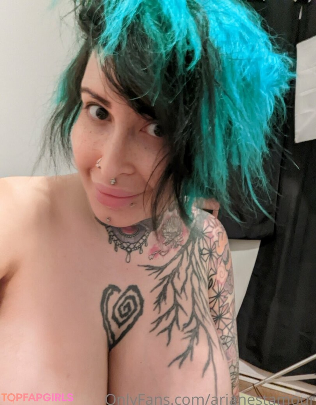 Nahá fotka uniklých OnlyFans od Ariane Saint Amour #2443