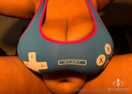 Miss Honey Mia