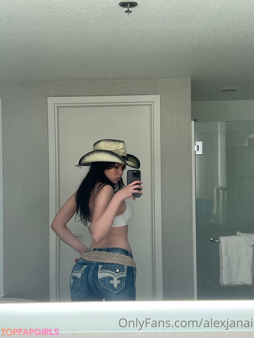 Naken läckt OnlyFans-bild av Alex Janai #154