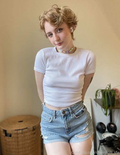 Cherrylollisfw OnlyFans泄露裸照