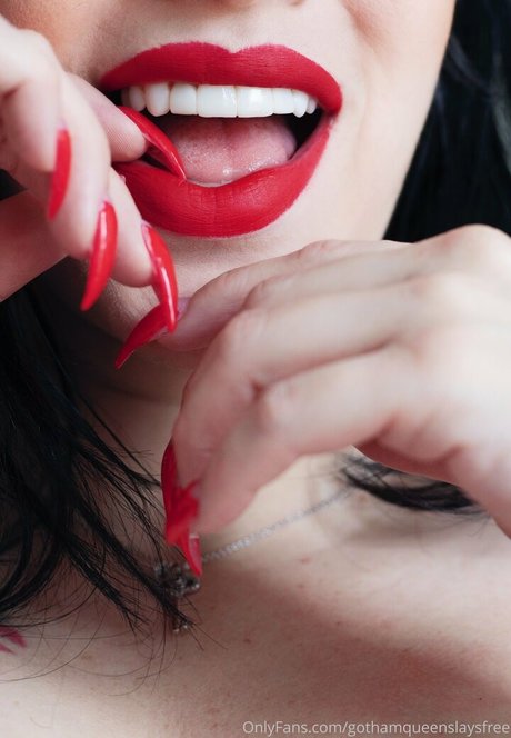 Gothamqueenslaysfree