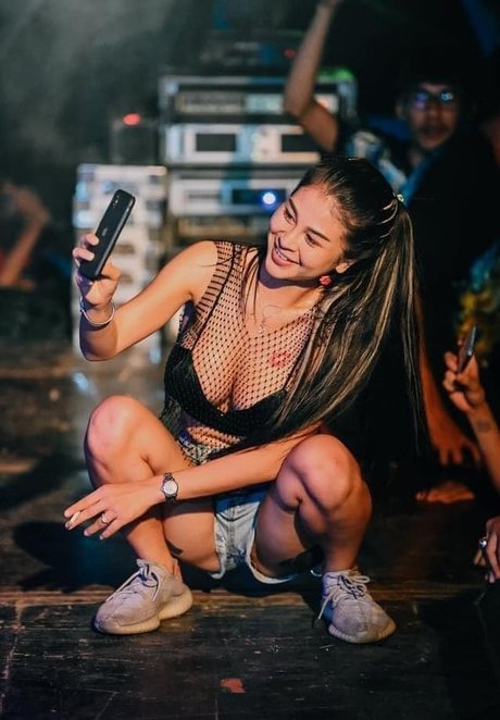 Naken lekkede OnlyFans-bilde av Oil Paphavee Chaimongkol