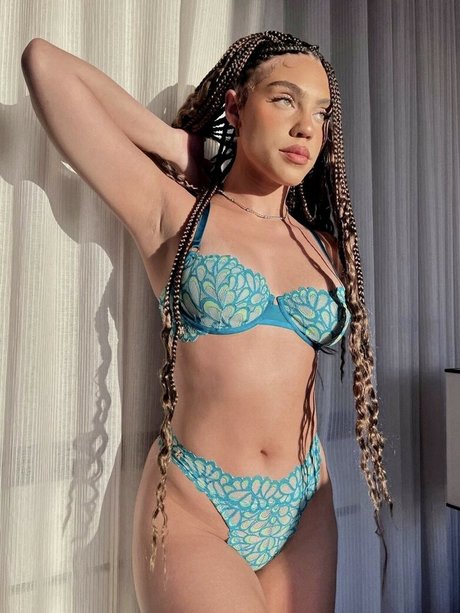 Makayla London