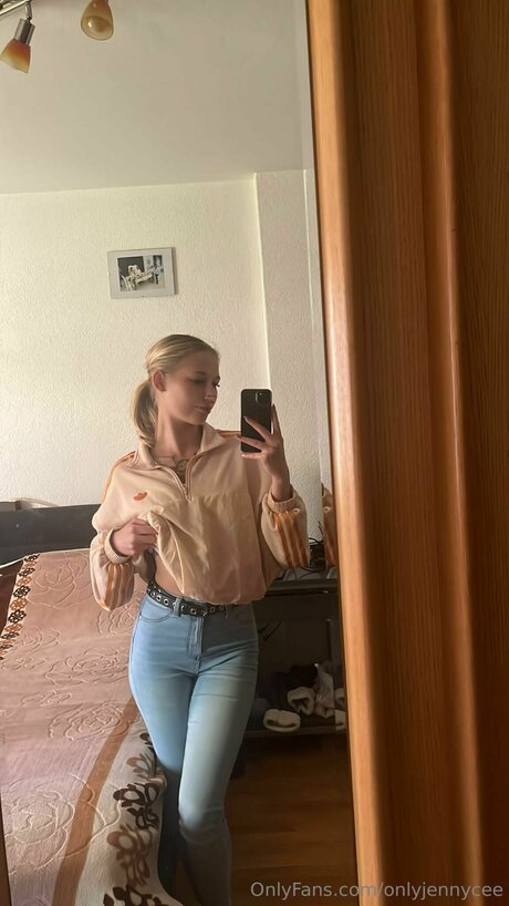 Onlyjennycee