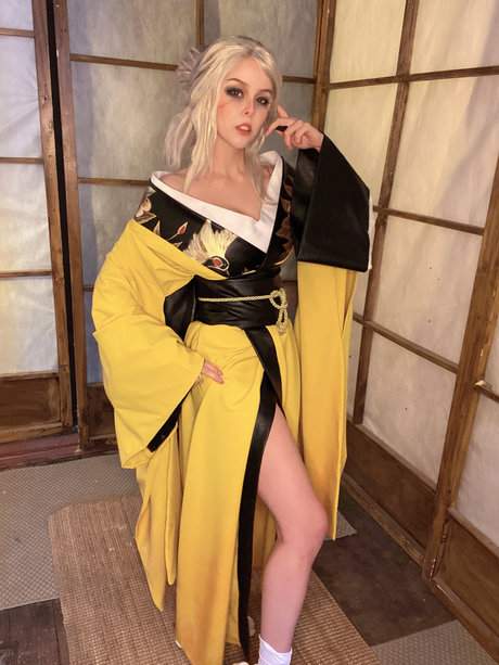 Naken lekkede OnlyFans-bilde av Helly Valentine
