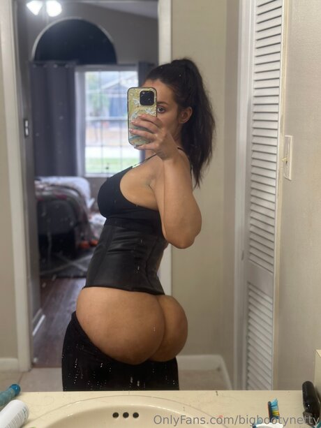 Bigbootynetty