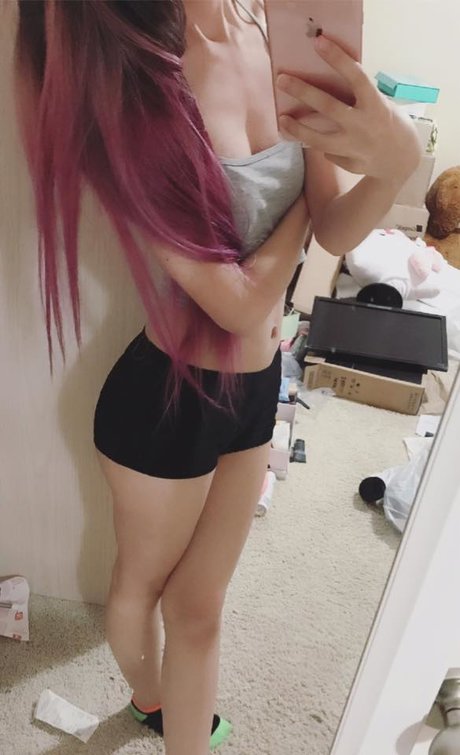 Naken läckt OnlyFans-bild av Nancy Tran