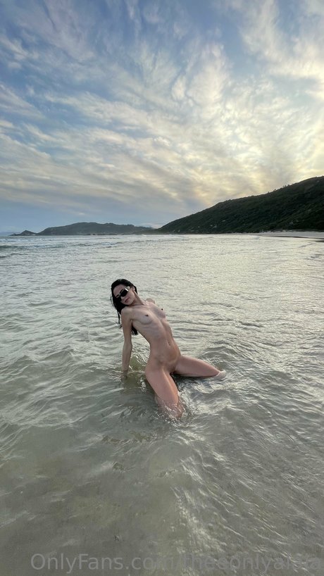 Alaiarosee Theeonlyalaia