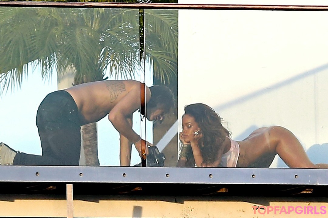 Rihanna nude leaked OnlyFans photo #1202