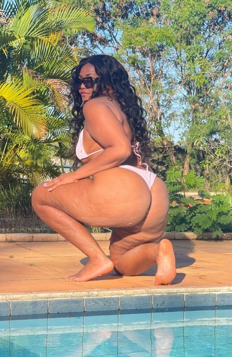 Foto di nudo di fuga di OnlyFans di Gaby Amarantos