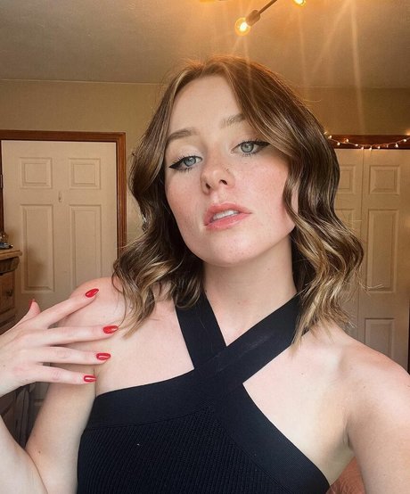Alasti lekkinud OnlyFans-i pilt Audra Miller
