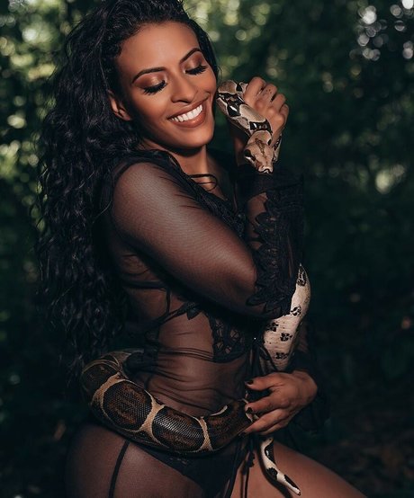 Zelina Vega