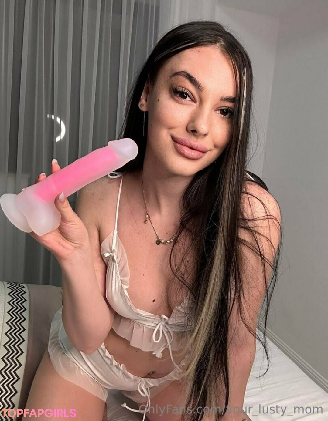 Yourlustymom nude leaked OnlyFans photo #1527