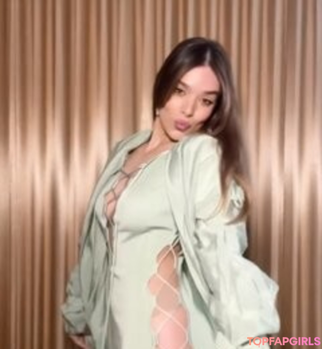 Hailee Steinfeld nude leaked OnlyFans photo #1002