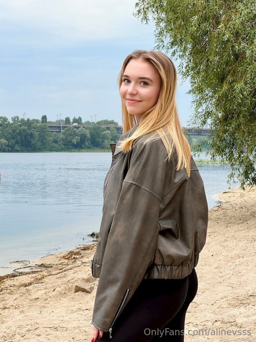 Alinevsss nude leaked OnlyFans photo #1638