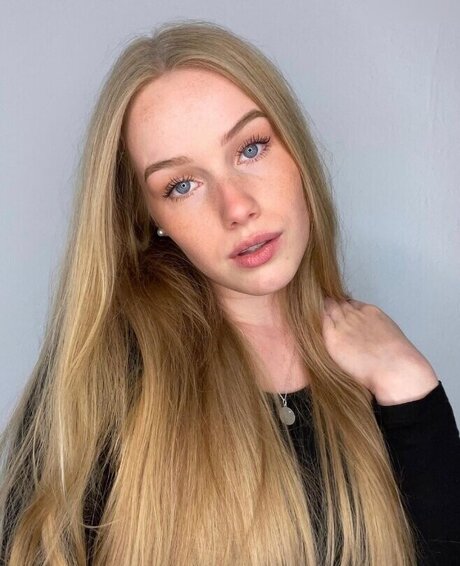 Nadine Von Relaxasmr