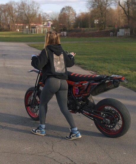 Xh.elen.ax2 / Helena