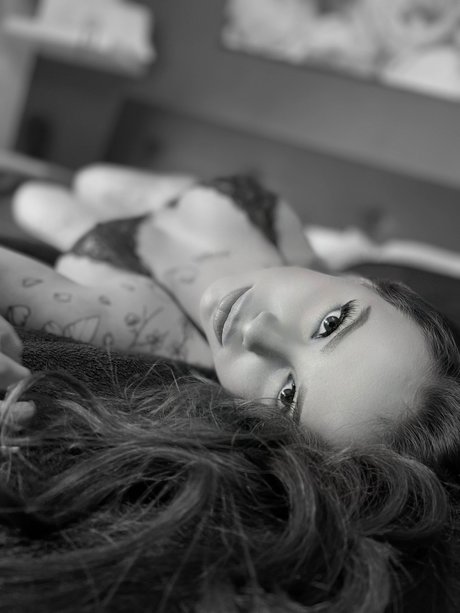 Nacktes geleaktes OnlyFans-Foto von Angelvibexs