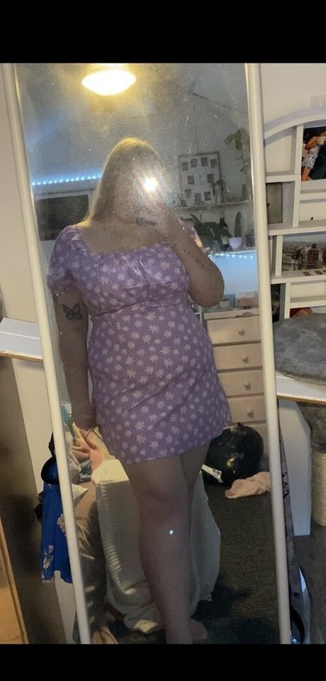 Naken lekkede OnlyFans-bilde av Pastelpeachie