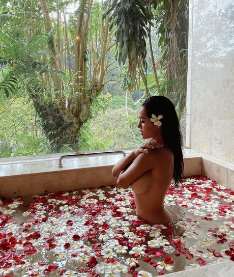 Naken lekkede OnlyFans-bilde av Sephora Noori