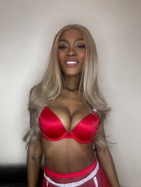 Nacktes geleaktes OnlyFans-Foto von Polly Fckpocket