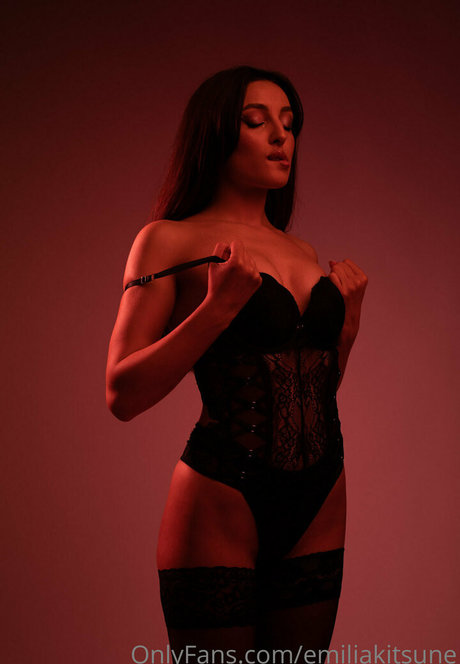 Onlyemiliaa OnlyFans泄露裸照