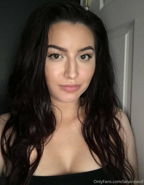 Naken lekkede OnlyFans-bilde av Lanaroze
