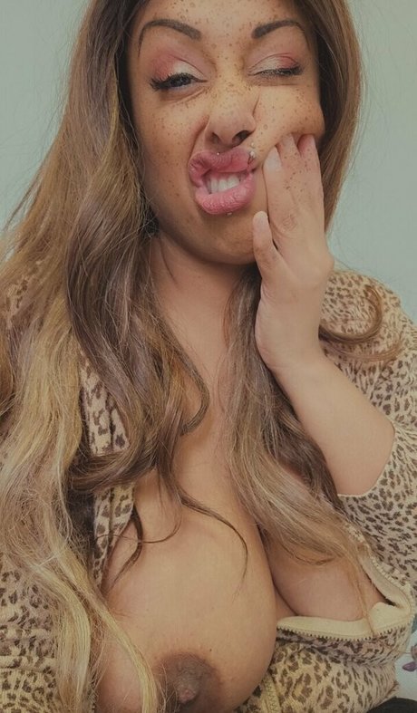 Nahá fotka uniklých OnlyFans od Marissafrost