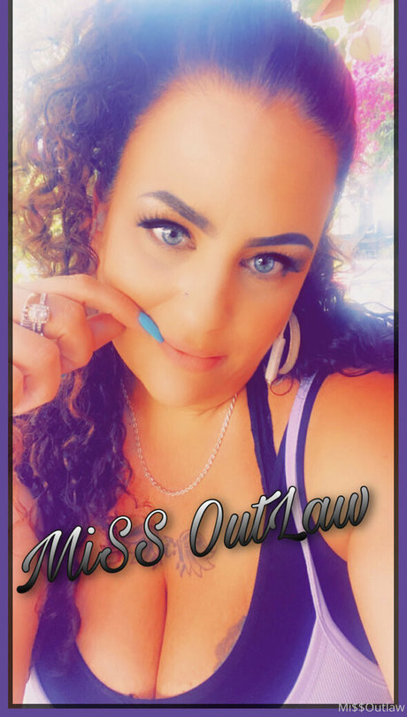 Missoutlawakaladyk