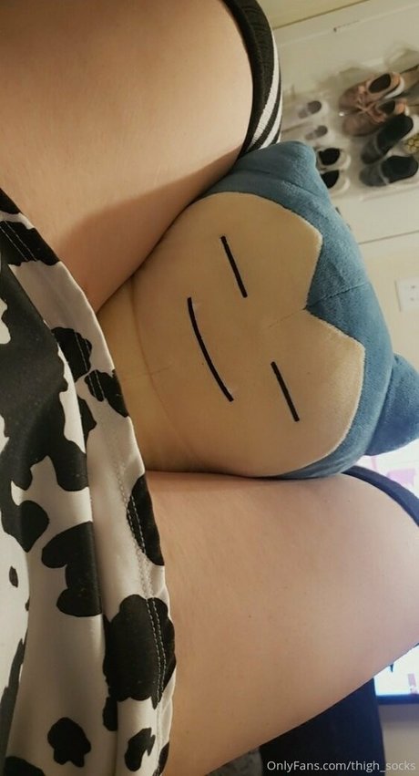 Thigh_socks
