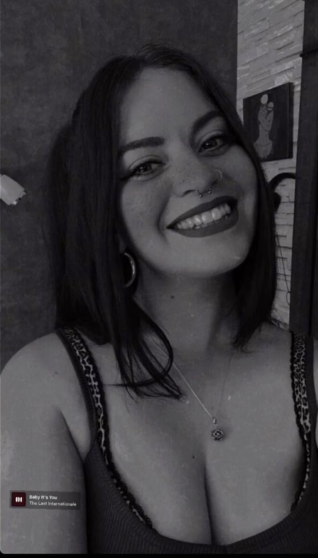 Nacktes geleaktes OnlyFans-Foto von Ambrebarwick