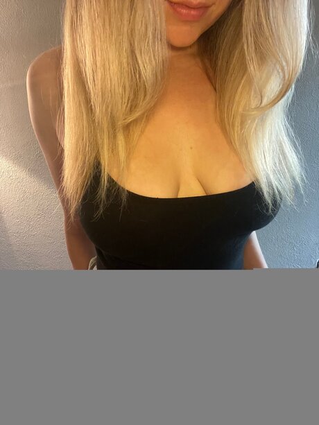 Nacktes geleaktes OnlyFans-Foto von Xosusanna