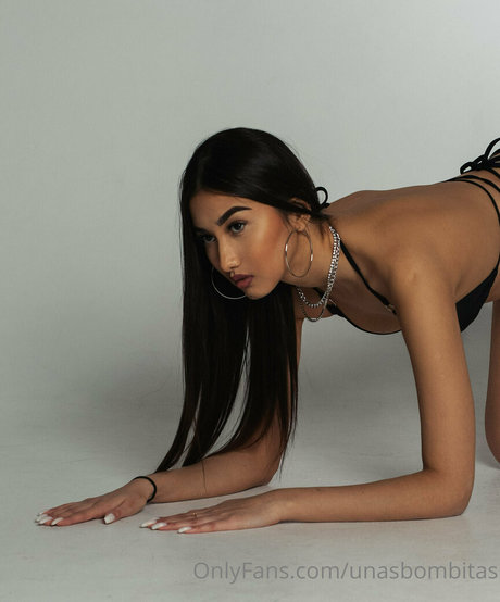 Naken lekkede OnlyFans-bilde av Unasbombitas