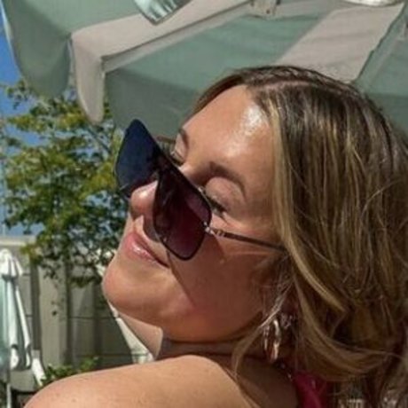 Naakte gelekte OnlyFans-foto van Kourtnieeschman