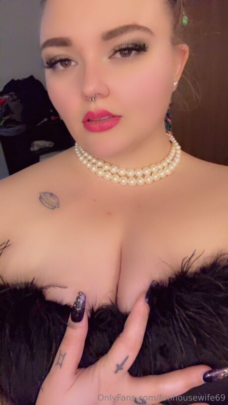 Funhousewife69