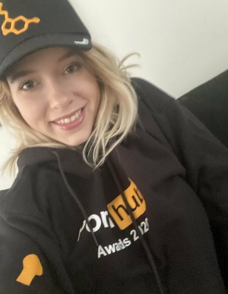 Samanthaflairofficial