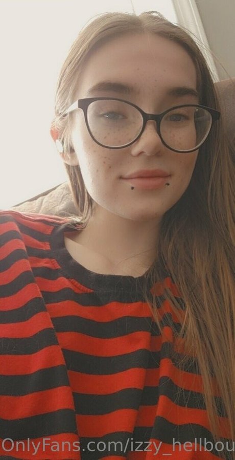 Nacktes geleaktes OnlyFans-Foto von Izzyhellbourne