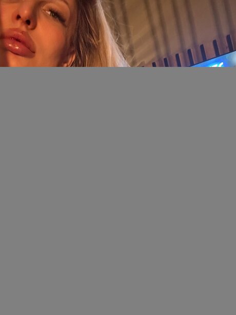 Nacktes geleaktes OnlyFans-Foto von Elaina Sky