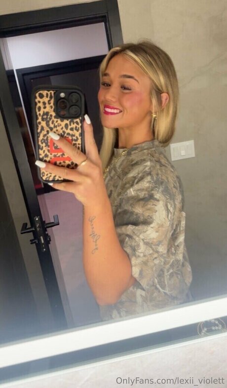 Lexii_violett
