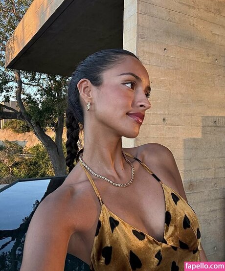 Alexandra Saint Mleux