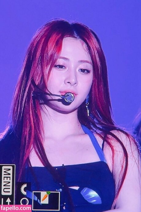 Huh Yunjin 허윤진