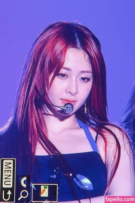 Huh Yunjin 허윤진