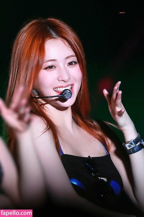 Huh Yunjin 허윤진