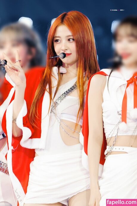 Huh Yunjin 허윤진