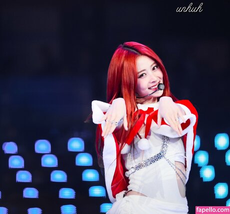 Huh Yunjin 허윤진