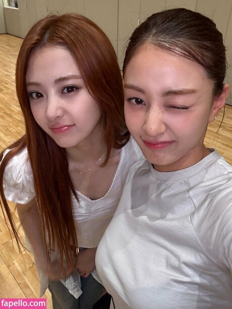 Huh Yunjin 허윤진