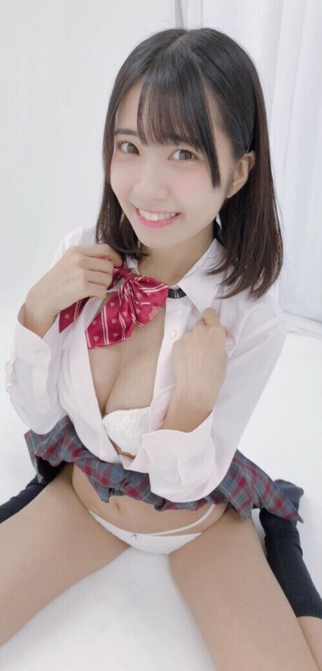 Amau Kisumi 天羽希純