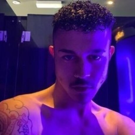 Photo nue de fuite OnlyFans de M V