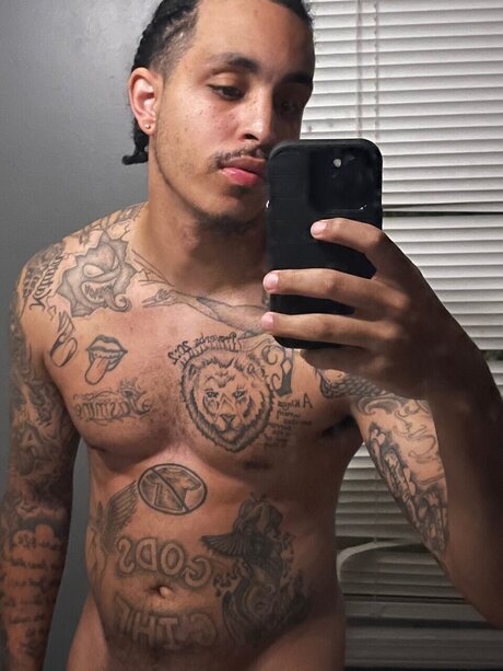 Nacktes geleaktes OnlyFans-Foto von Lightskinnedmonsta