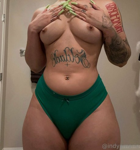 Naken lekkede OnlyFans-bilde av Indyamarie